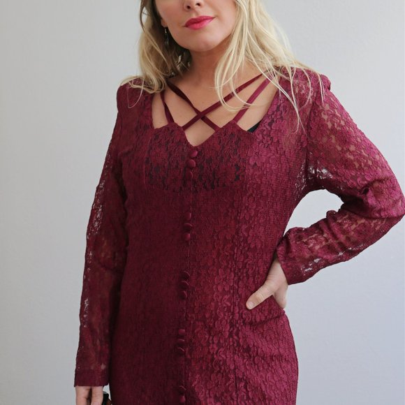 1980's Witchy Wine and Lace Dress // Women's Size Medium to Large // Sheer Lace - Picture 3 of 7